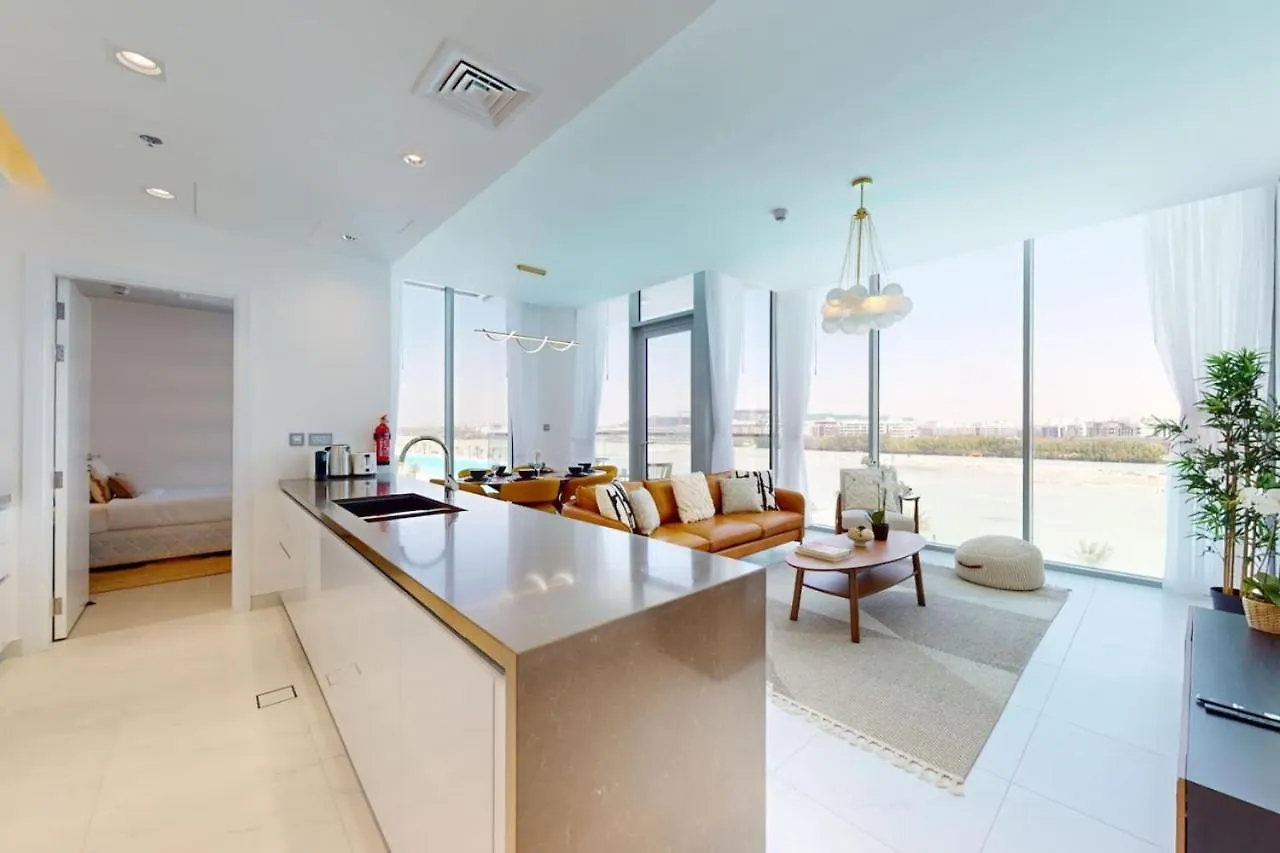 District One - Incredible Three Bedroom Dubai 0*,